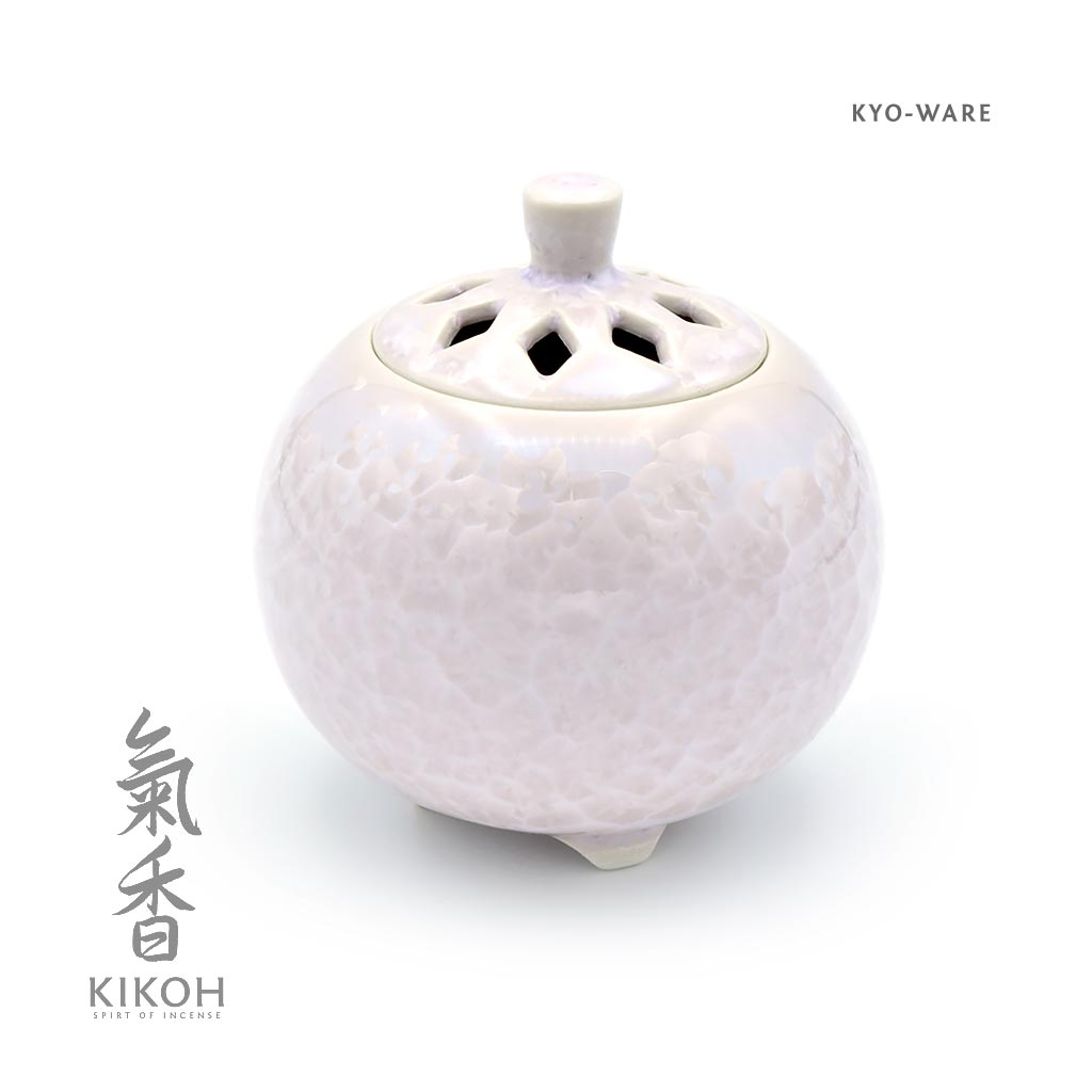 Momo Crystal Kyo-Ware Koro